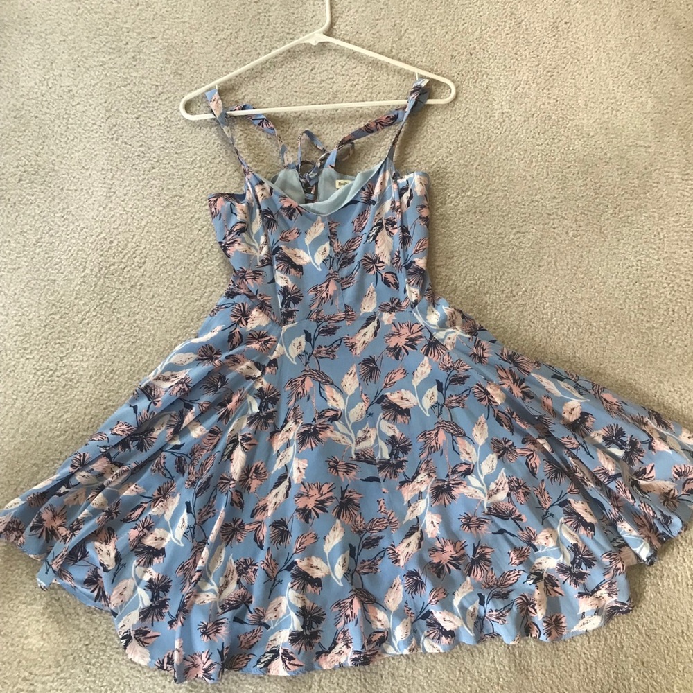 I’m selling a lovely floral dress.